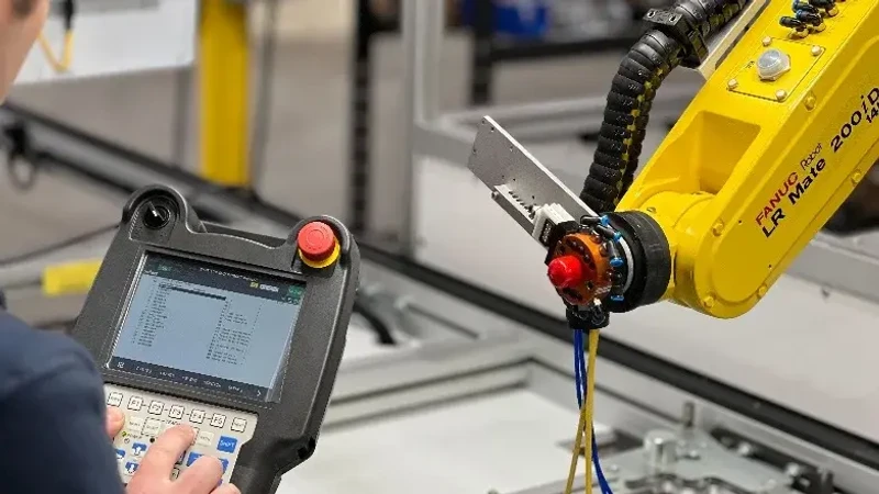 FANUC ROBOT PROGRAMLAMA VE OPERATÖR EĞİTİMİ
