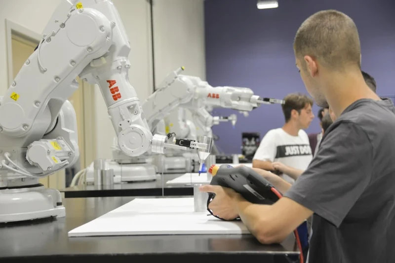 abb robot operator eğitimi